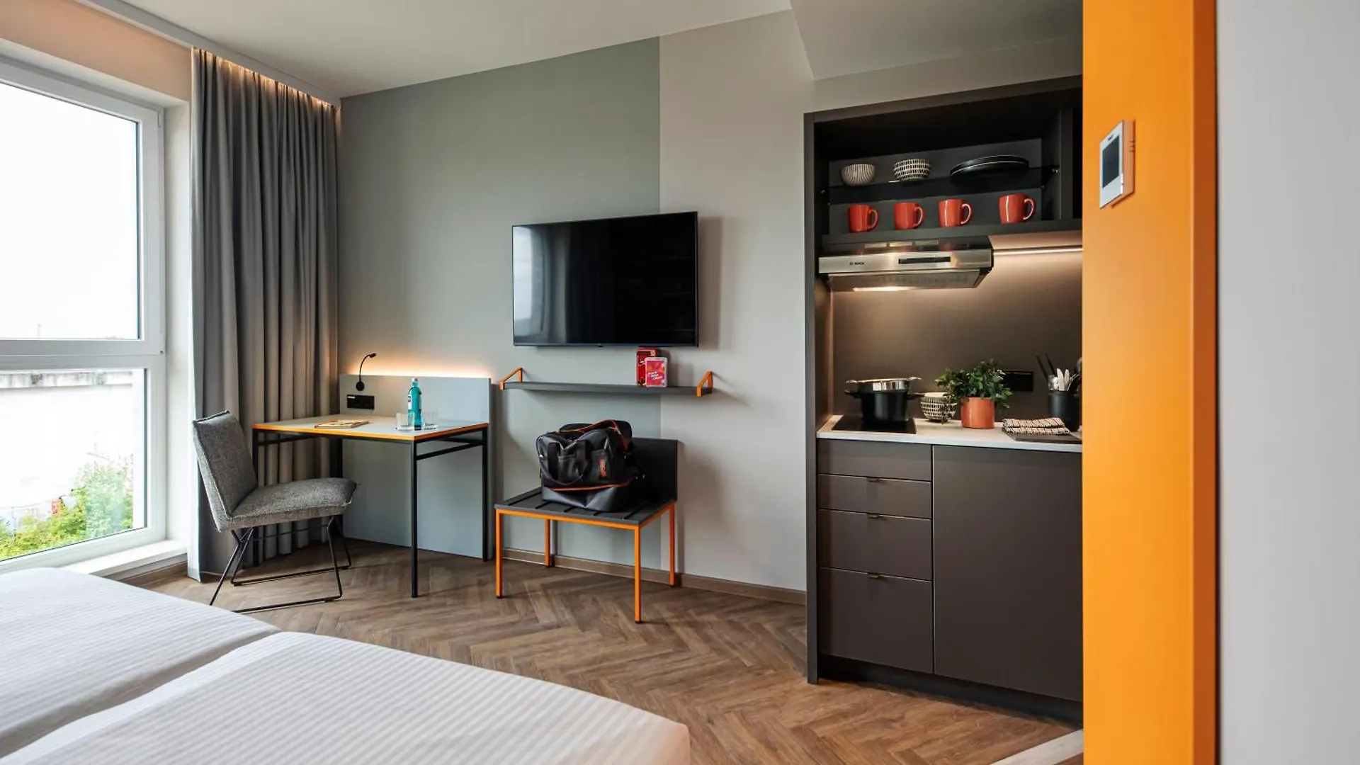 Loginn Hotel Koeln Airport