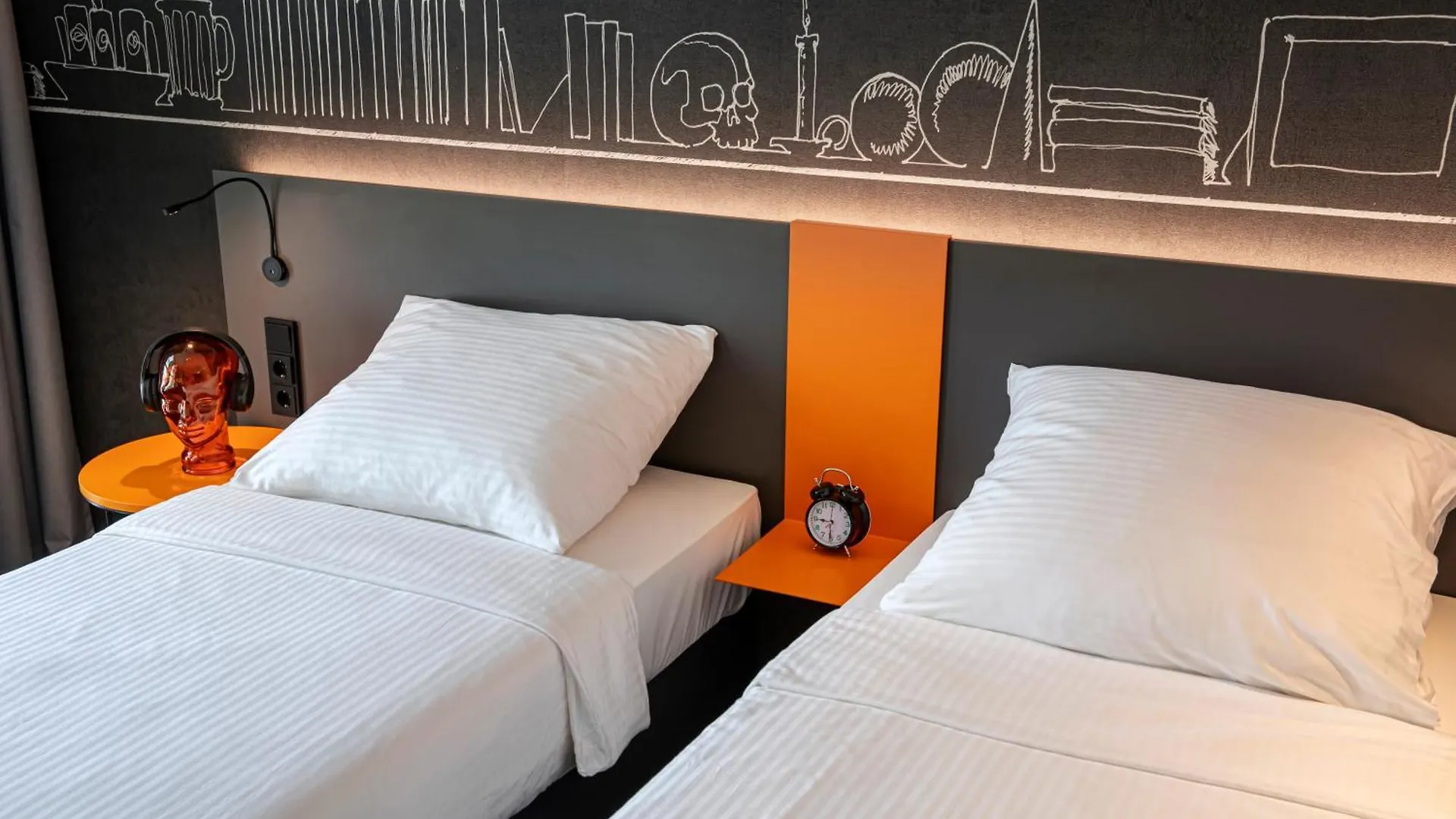 Loginn Hotel Koeln Airport
