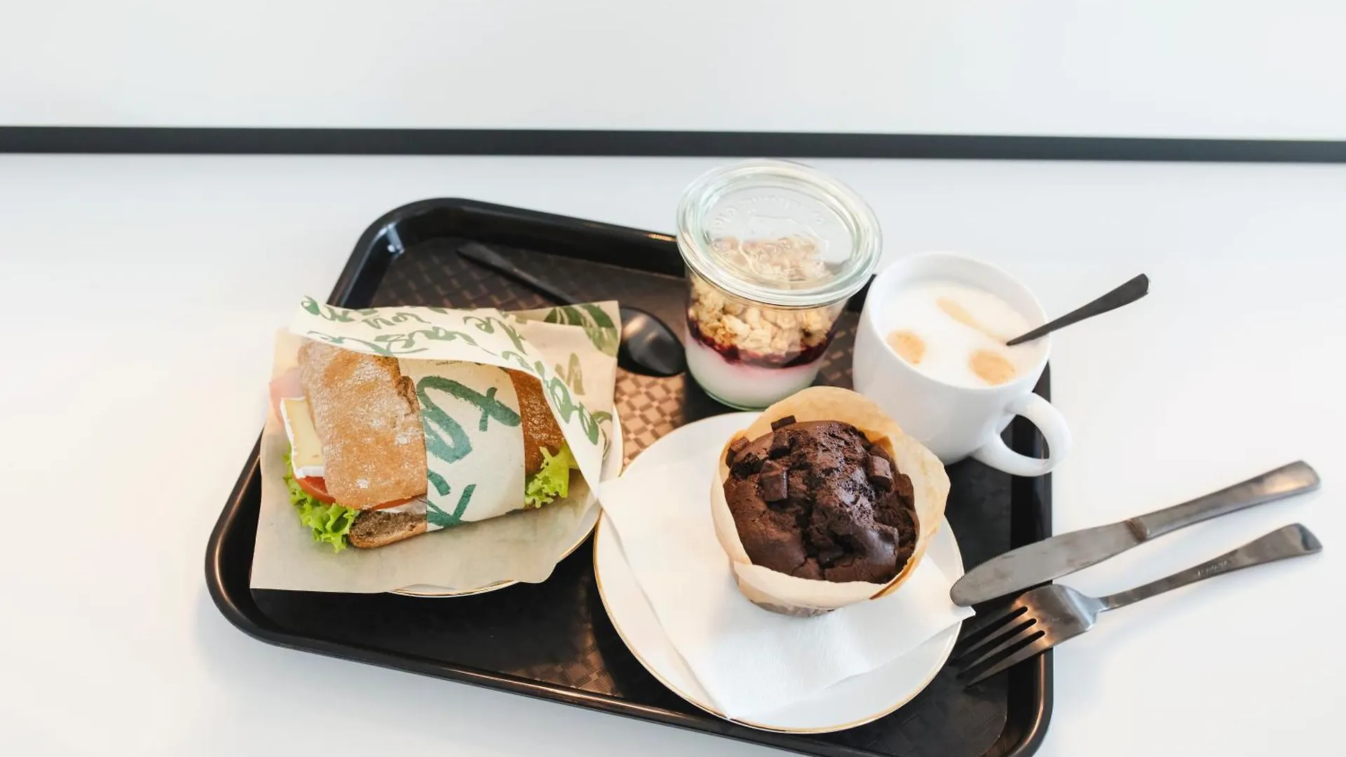 Loginn Hotel Koeln Airport 0*, Cologne