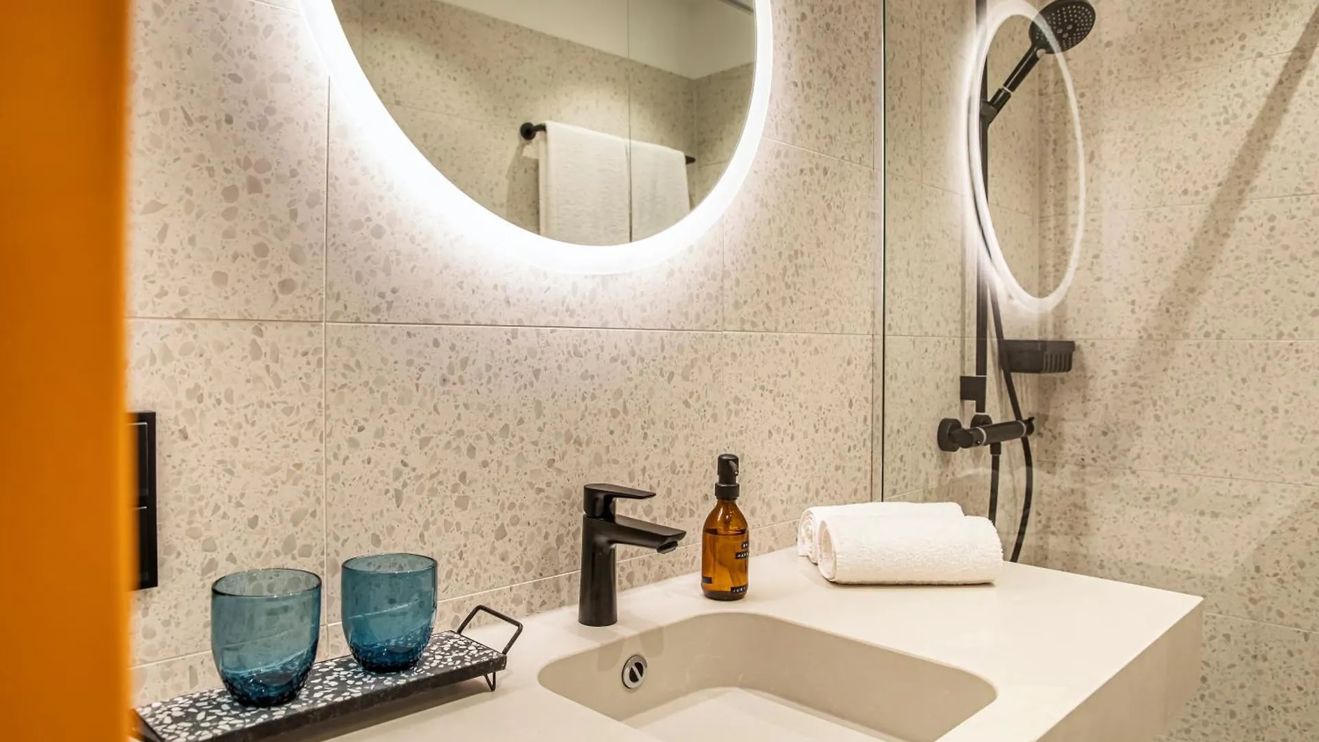 Loginn Hotel Koeln Airport Cologne