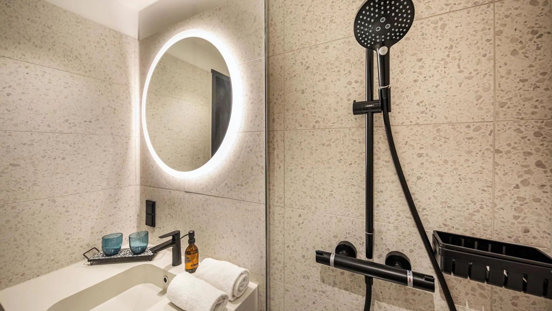 Loginn Hotel Koeln Airport  Cologne