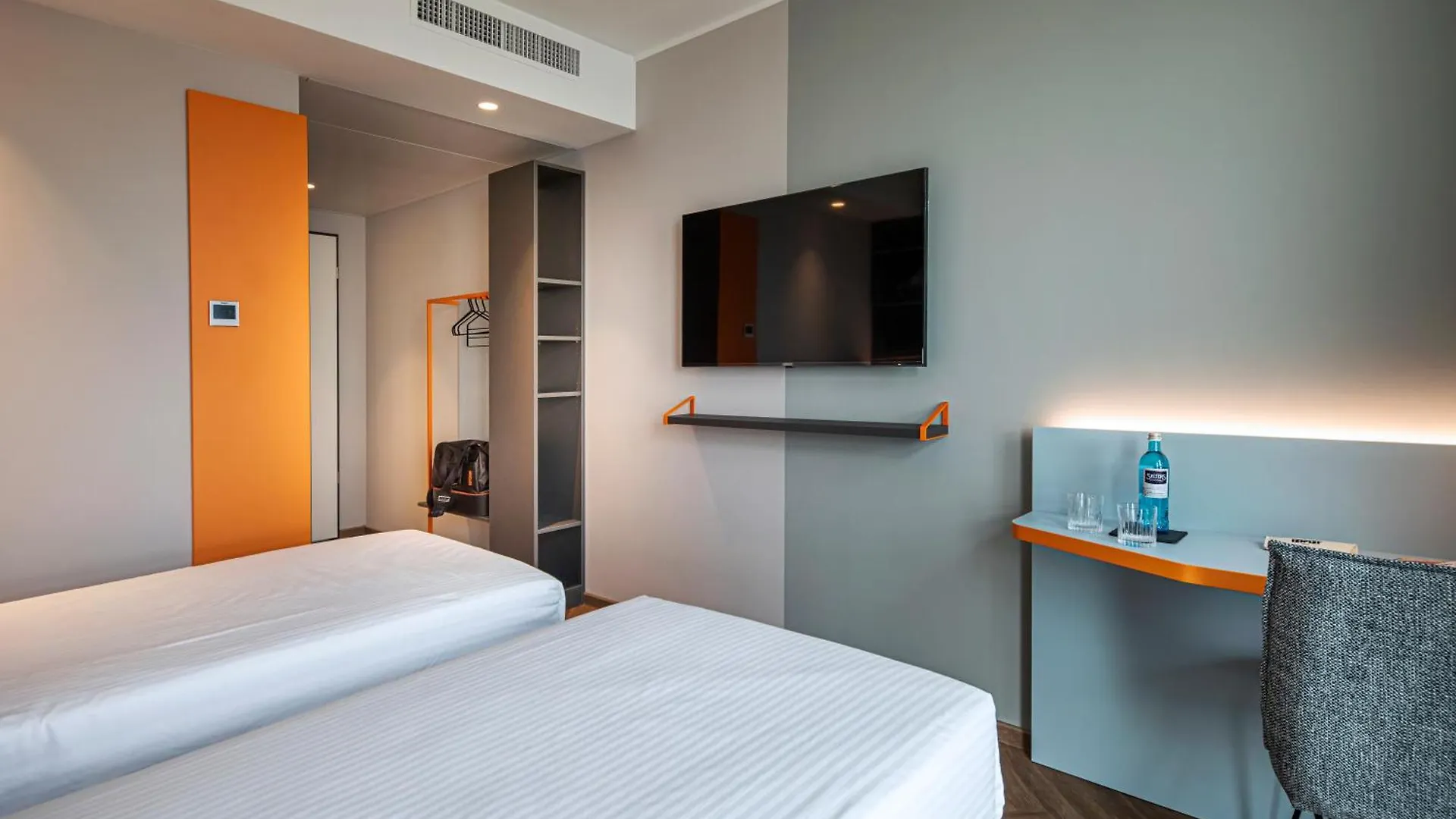 Loginn Hotel Koeln Airport  Cologne