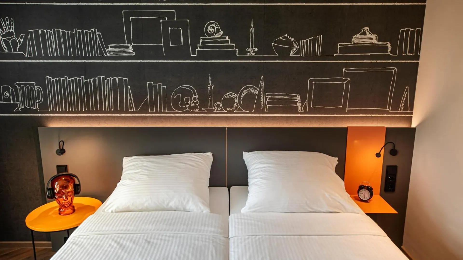 Loginn Hotel Koeln Airport 0*, Cologne